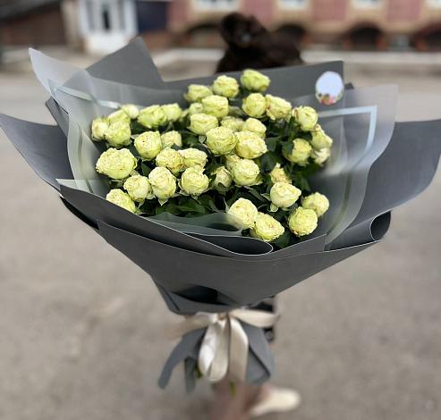 Букет Белые кустовые розы Солинеро в Барыше