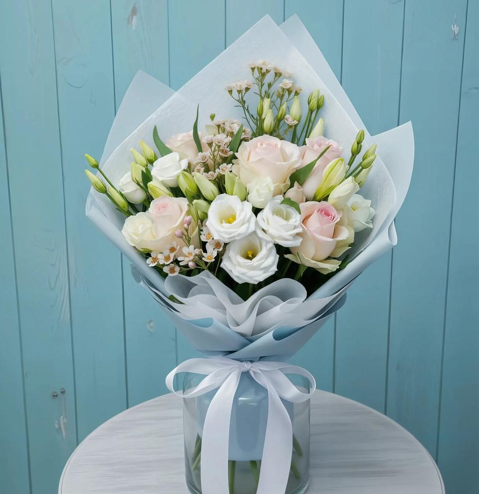 Букет цветов из: Розы и Лизиантусы в Барыше