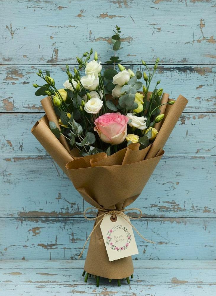 Букет цветов из: Розы и Лизиантусы в Барыше