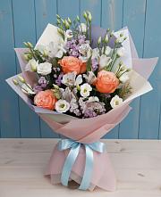 Букет цветов из:  Лизиантусы, Розы, Альстромерии и Гипсофила в Барыше