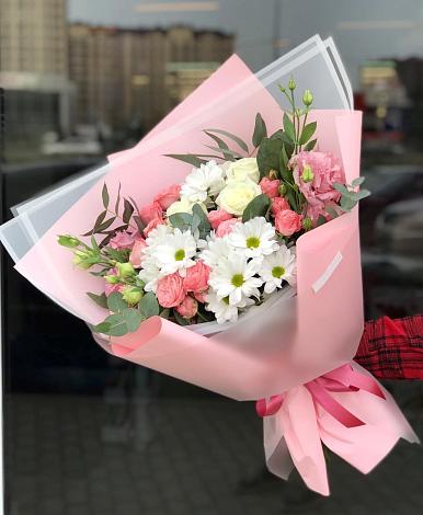 Букет цветов из: Розы, Лизиантусы и Хризантемы в Барыше