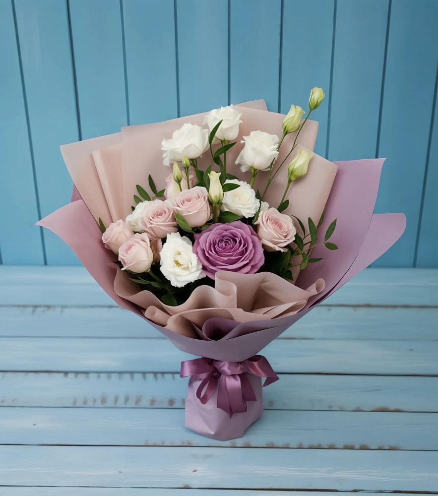 Букет цветов из: Розы и Лизиантусы в Барыше